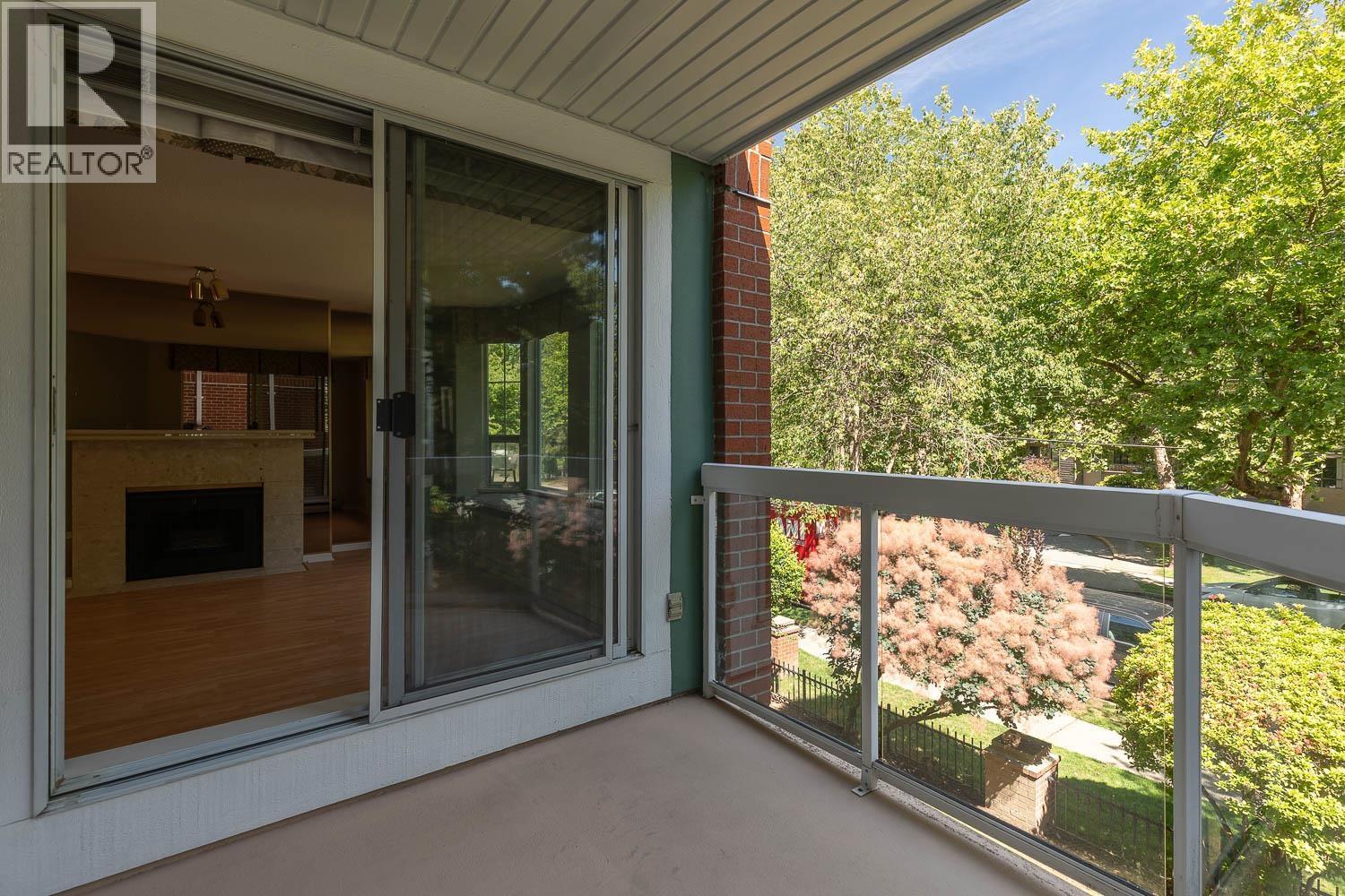 208 1695 AUGUSTA AVENUE, Burnaby