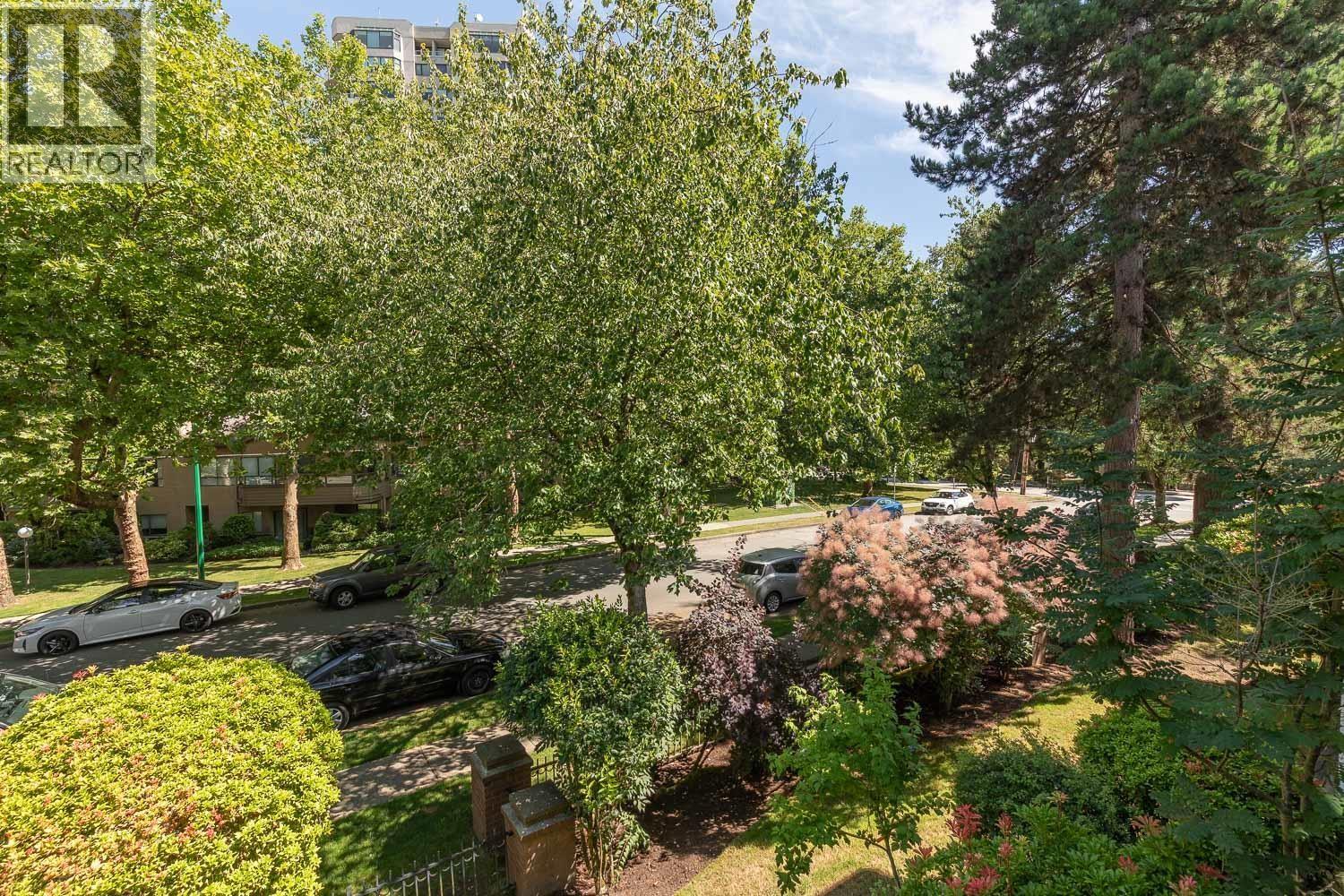 208 1695 AUGUSTA AVENUE, Burnaby