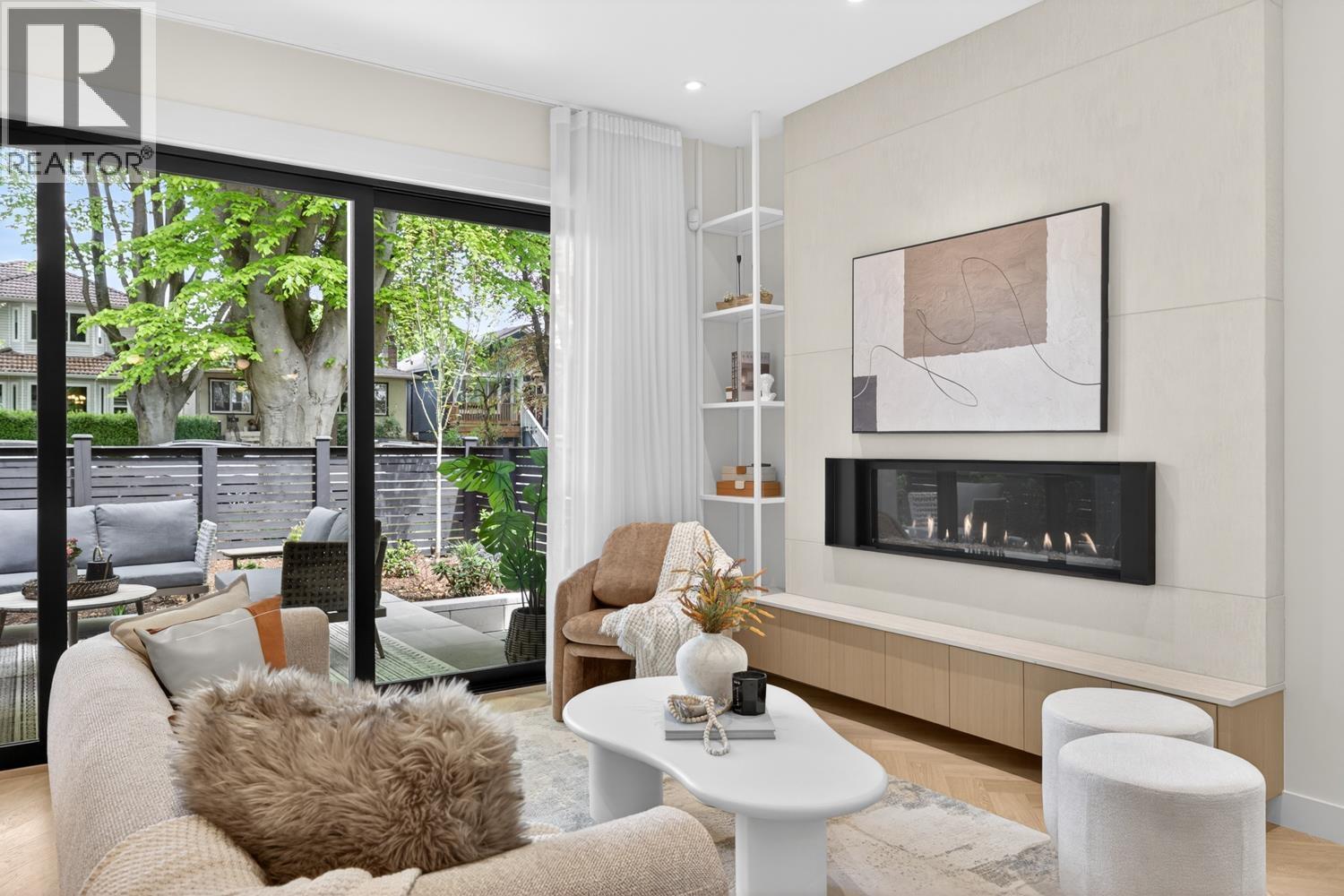 1 58 E 40TH AVENUE, Vancouver