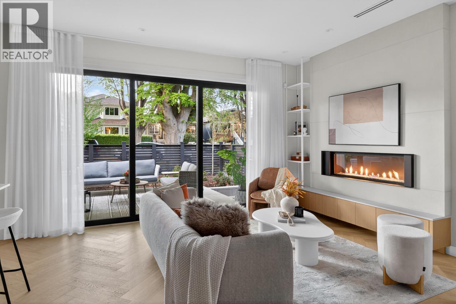 1 58 E 40TH AVENUE, Vancouver