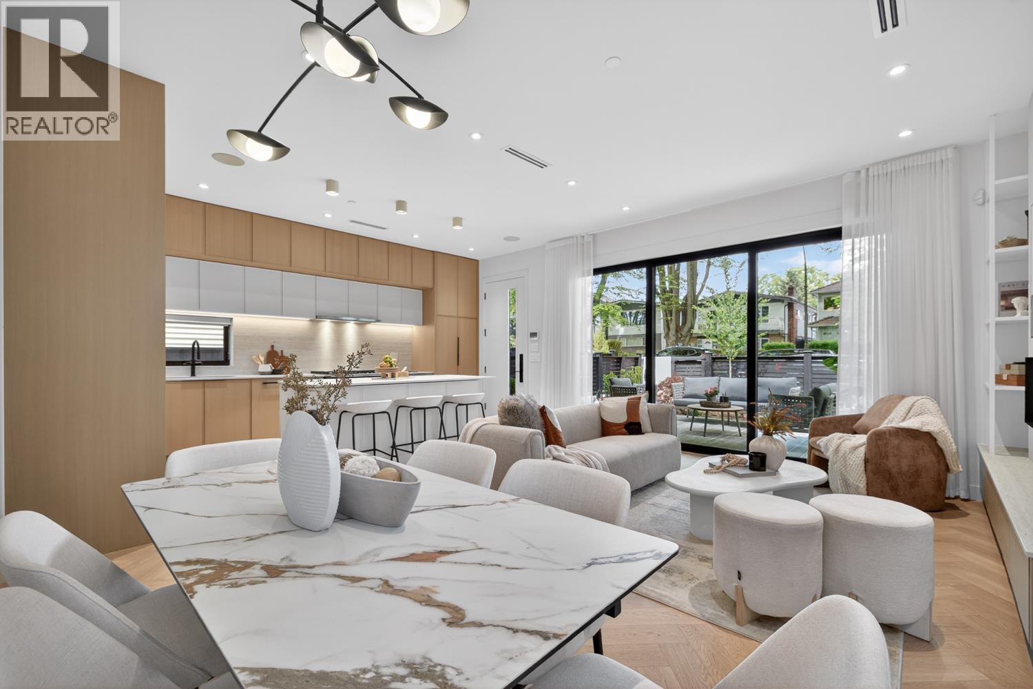 1 58 E 40TH AVENUE, Vancouver