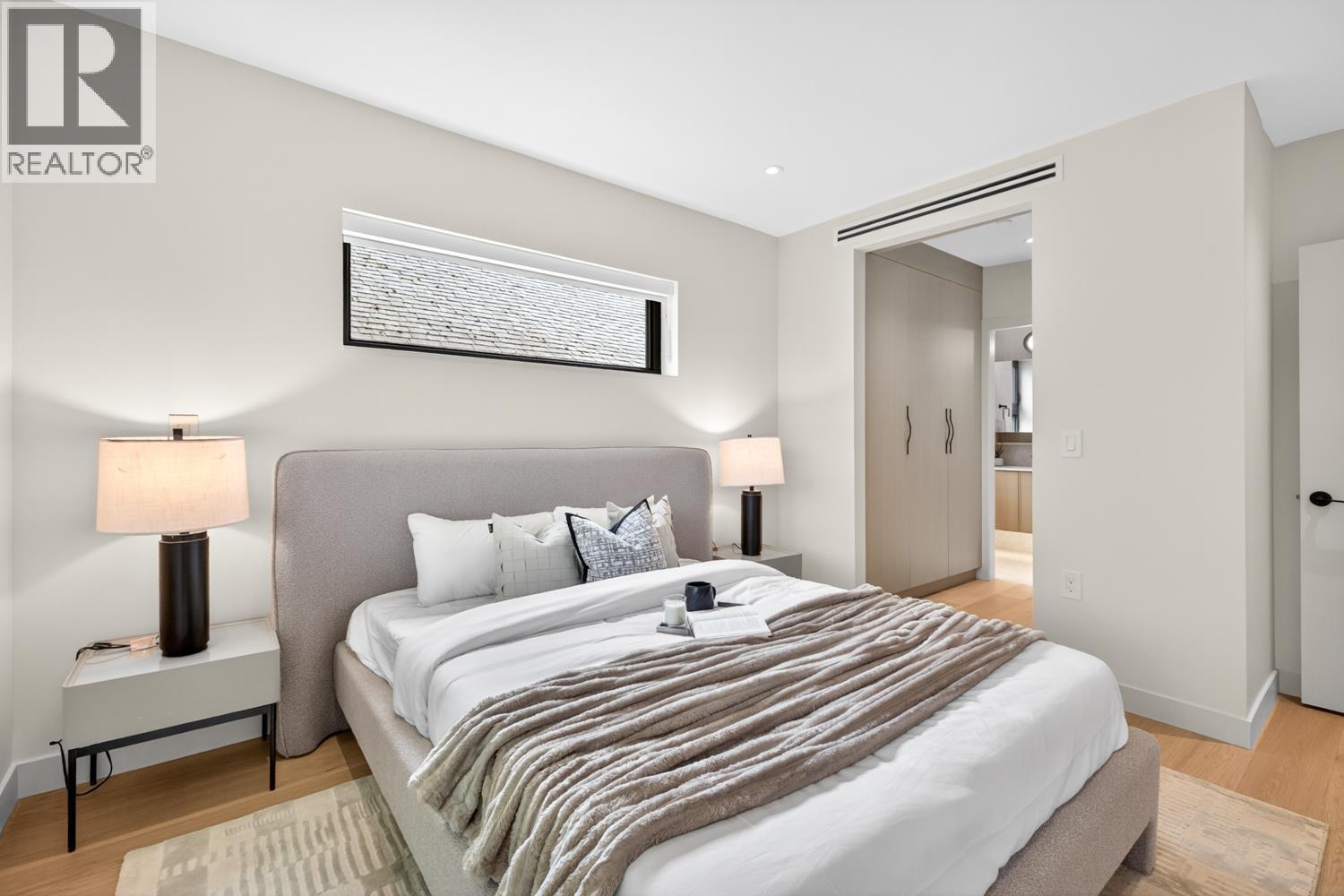1 58 E 40TH AVENUE, Vancouver