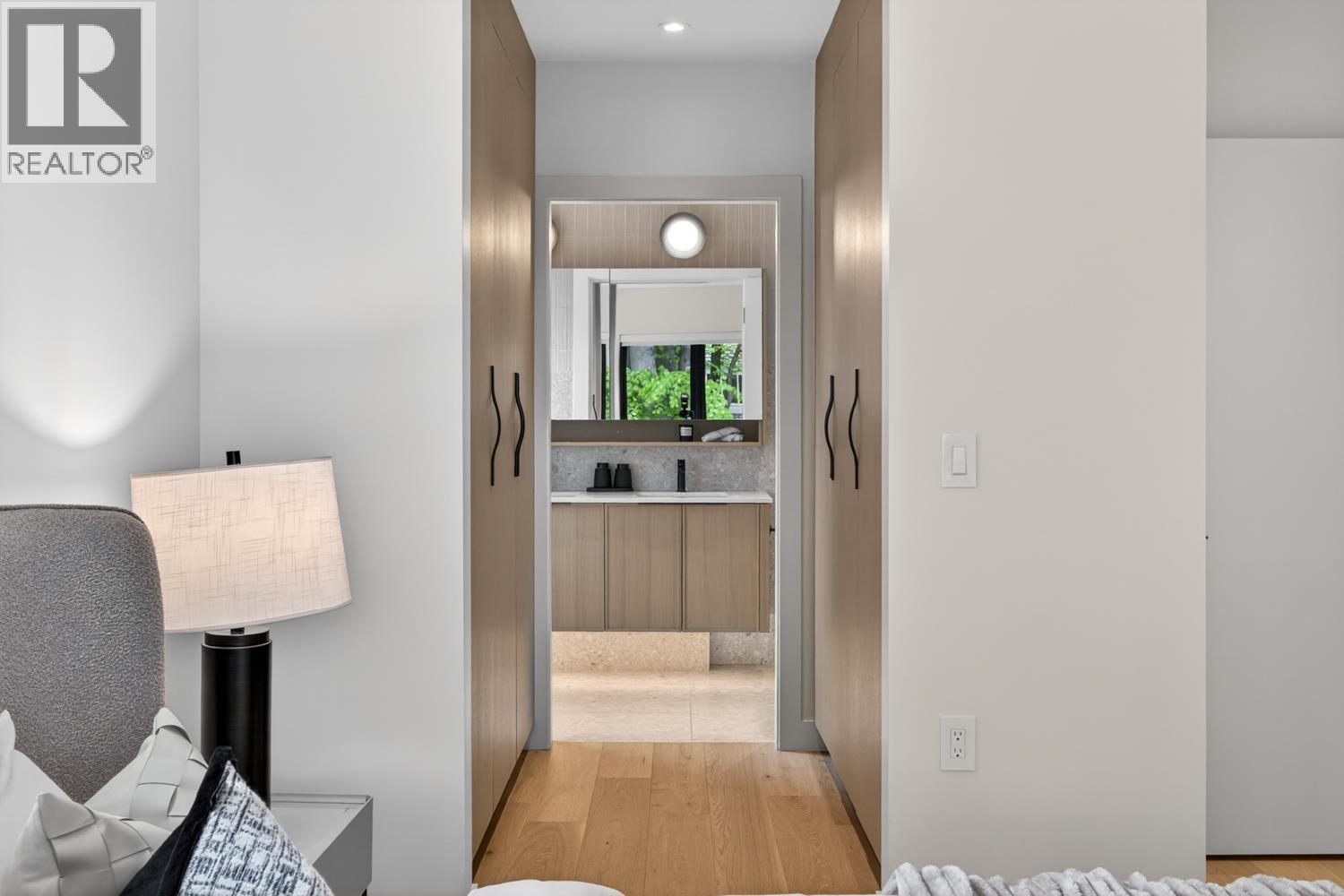 1 58 E 40TH AVENUE, Vancouver