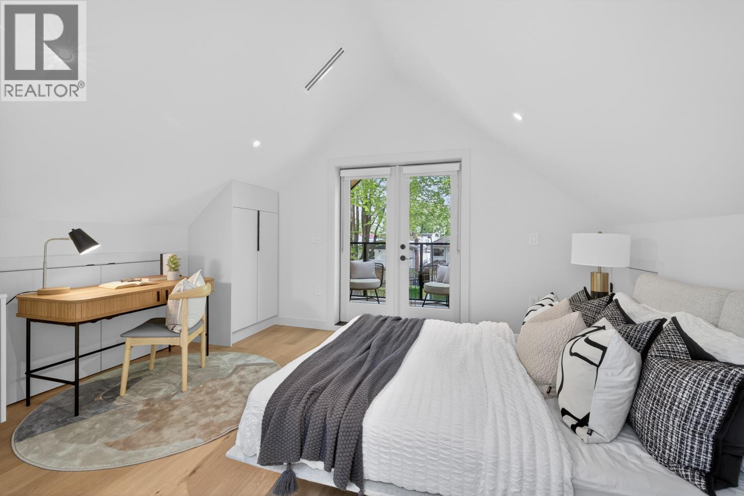 1 58 E 40TH AVENUE, Vancouver