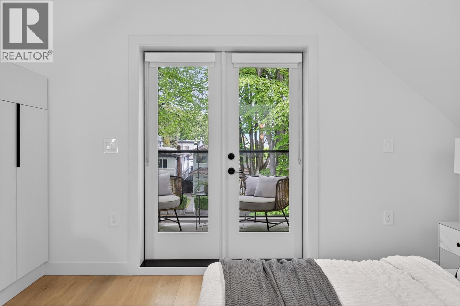 1 58 E 40TH AVENUE, Vancouver