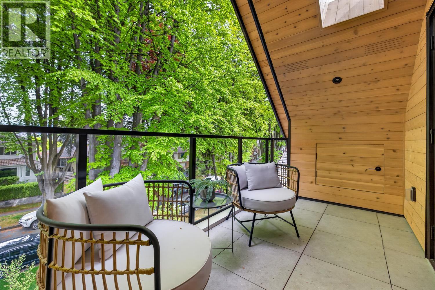 1 58 E 40TH AVENUE, Vancouver