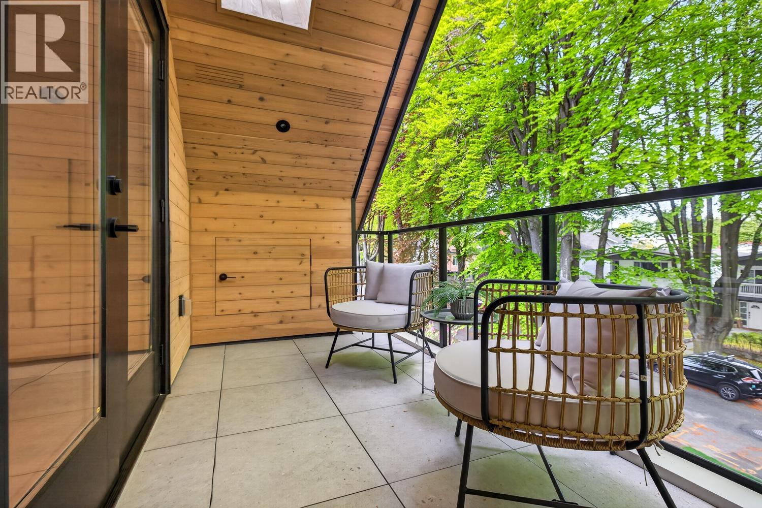 1 58 E 40TH AVENUE, Vancouver