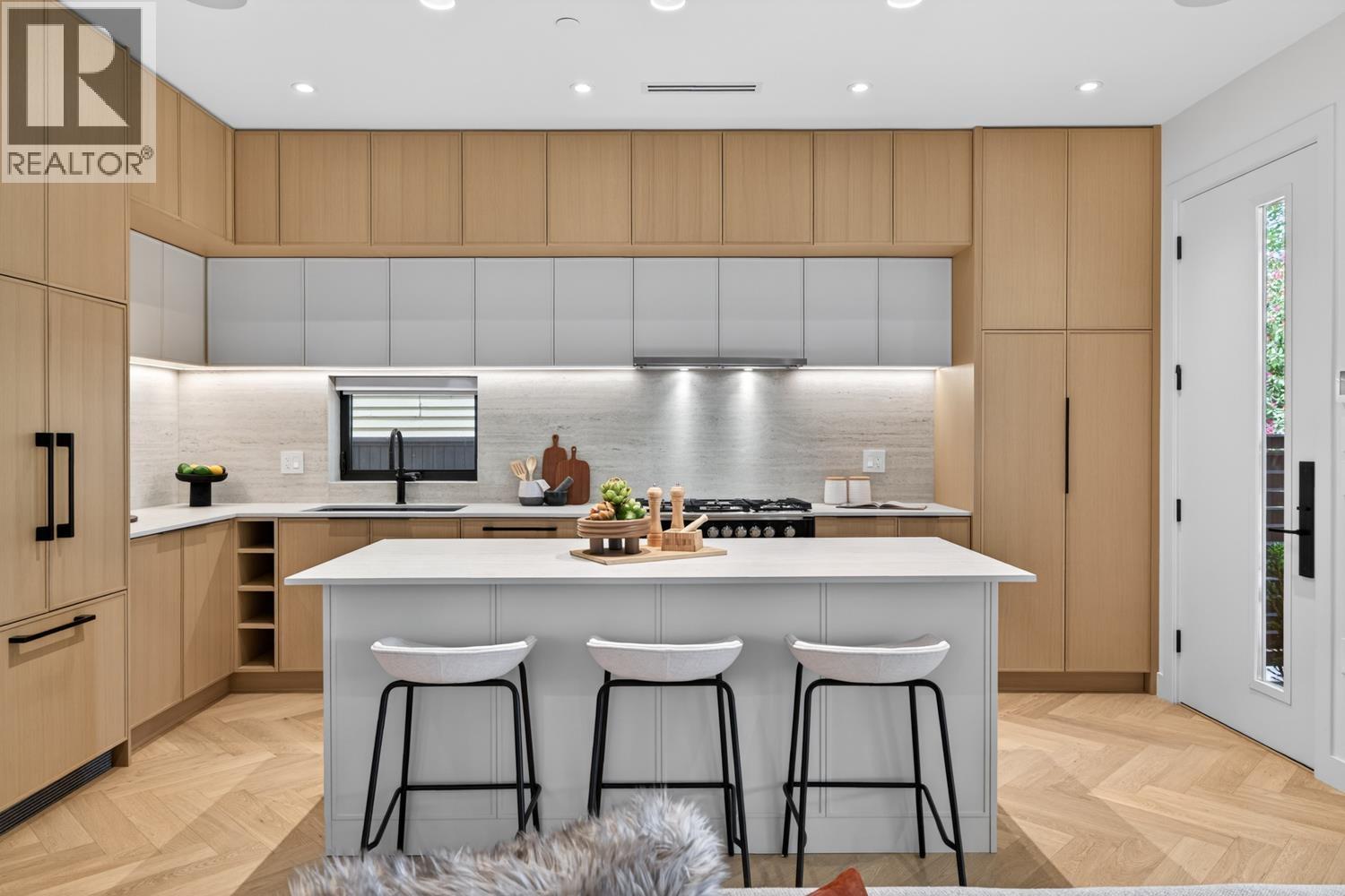 1 58 E 40TH AVENUE, Vancouver