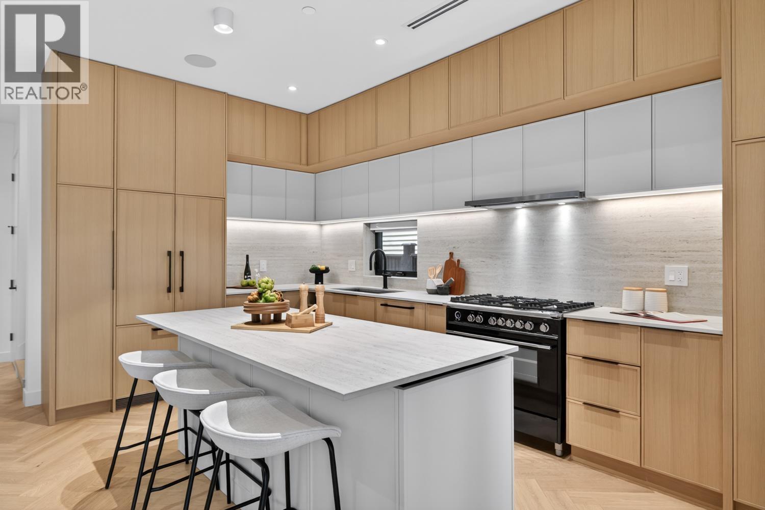 1 58 E 40TH AVENUE, Vancouver