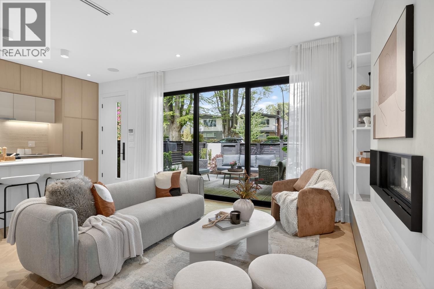 1 58 E 40TH AVENUE, Vancouver
