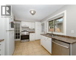 Family room - 39 Patricia Street, St  Thomas, ON N5P3Z9 Photo 11