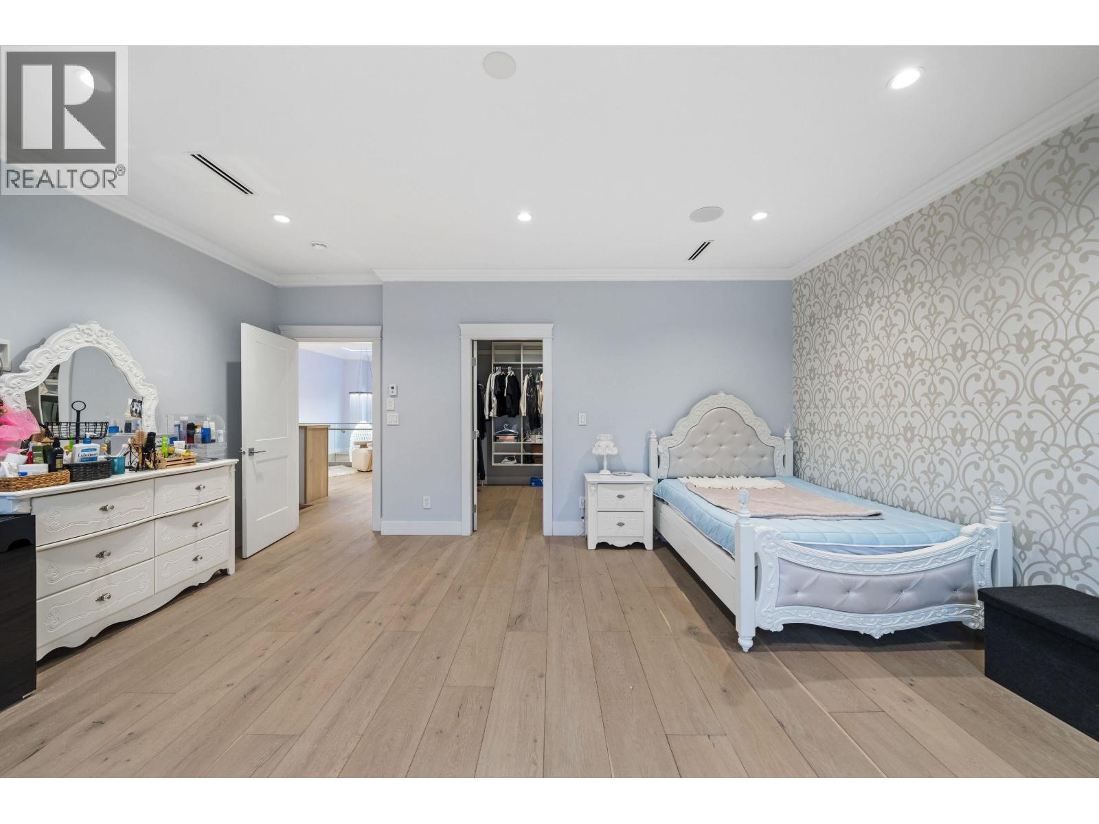 656 BLUE MOUNTAIN STREET, Coquitlam