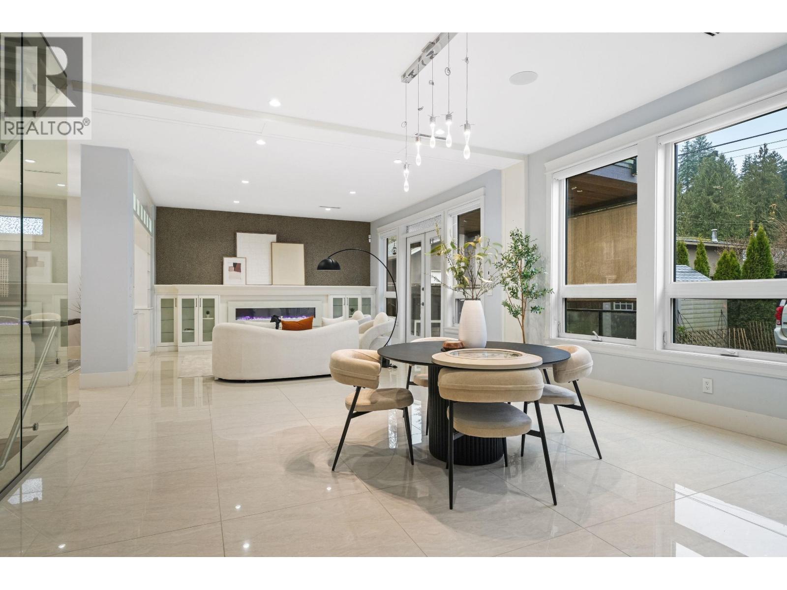 656 BLUE MOUNTAIN STREET, Coquitlam