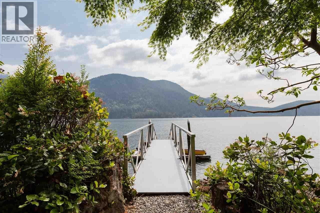 330 SASAMAT LANE, North Vancouver