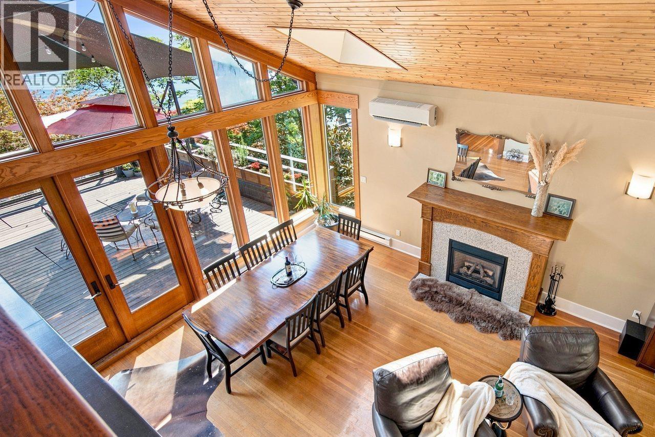 330 SASAMAT LANE, North Vancouver