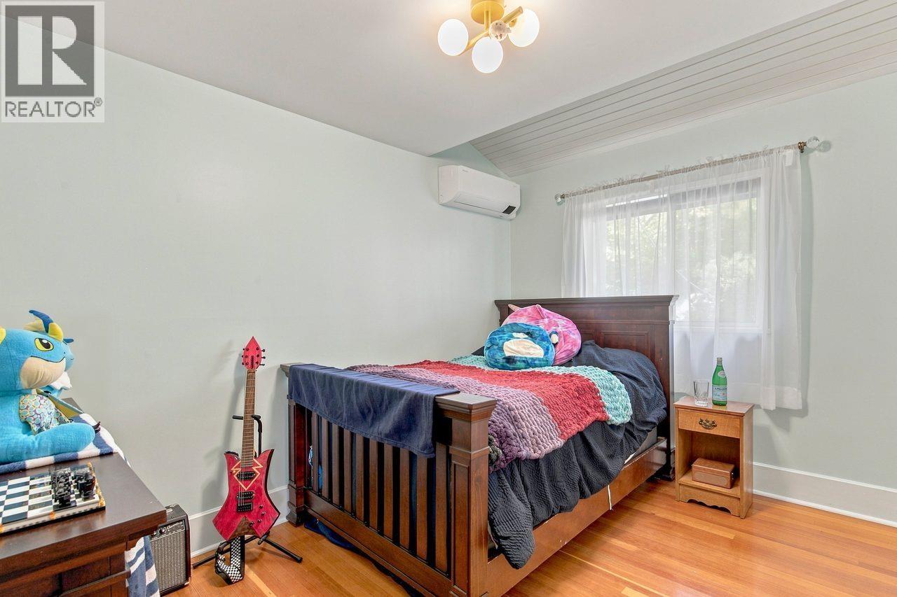 330 SASAMAT LANE, North Vancouver