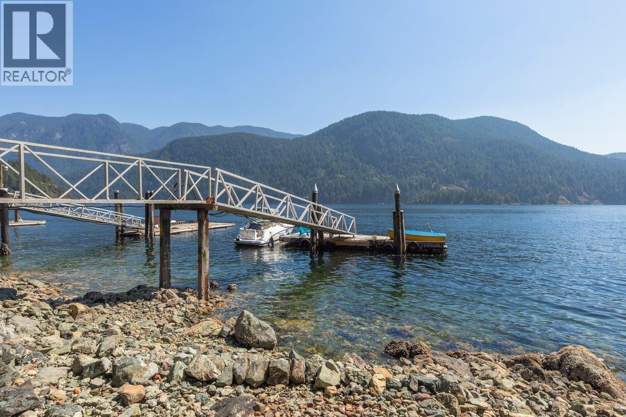 330 SASAMAT LANE, North Vancouver