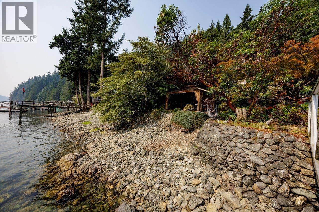 330 SASAMAT LANE, North Vancouver