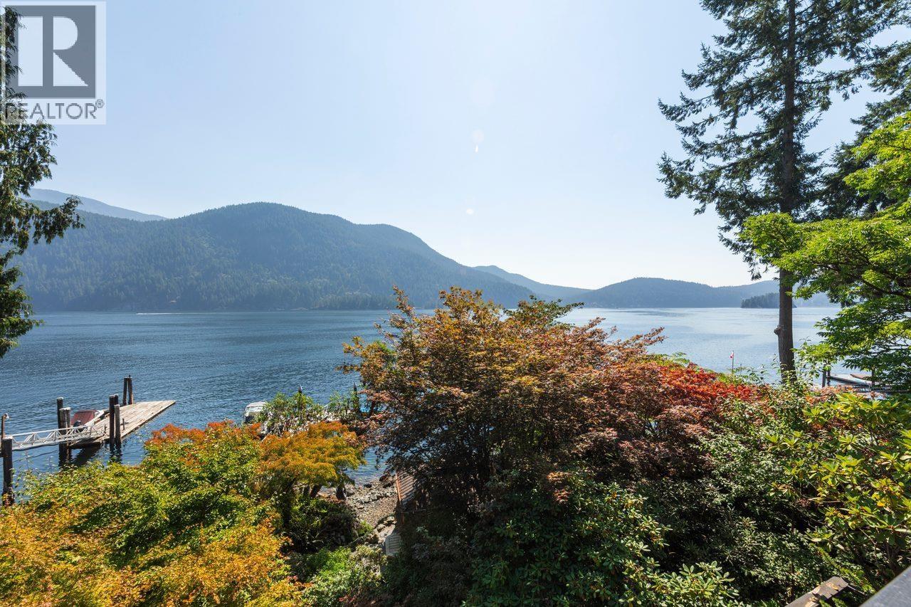 330 SASAMAT LANE, North Vancouver