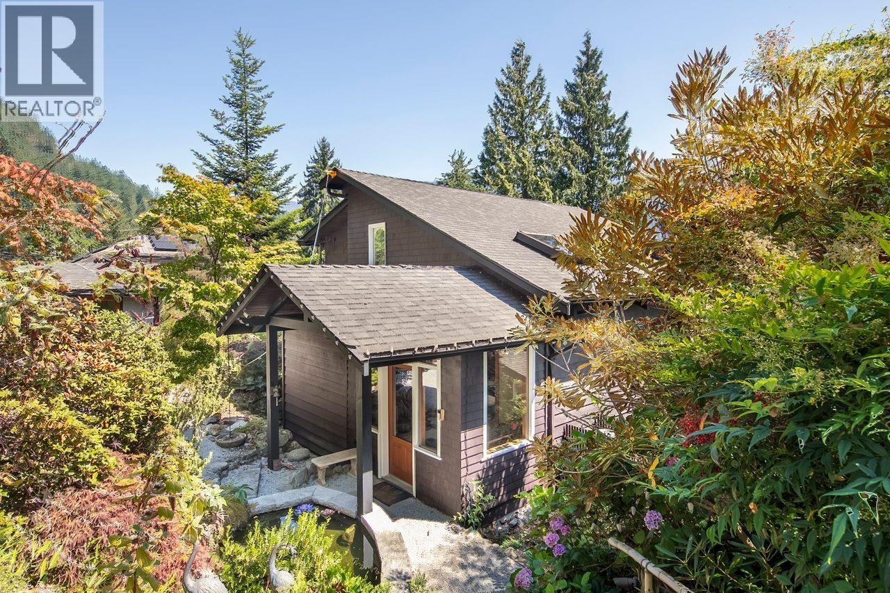 330 SASAMAT LANE, North Vancouver