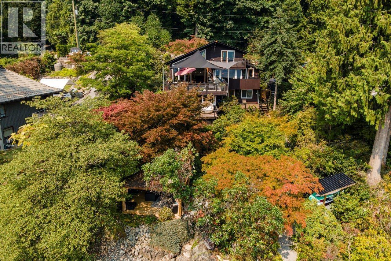 330 SASAMAT LANE, North Vancouver