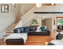 330 Sasamat Lane, North Vancouver, BC V7G2S4 Photo 10