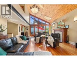 330 Sasamat Lane, North Vancouver, BC V7G2S4 Photo 9
