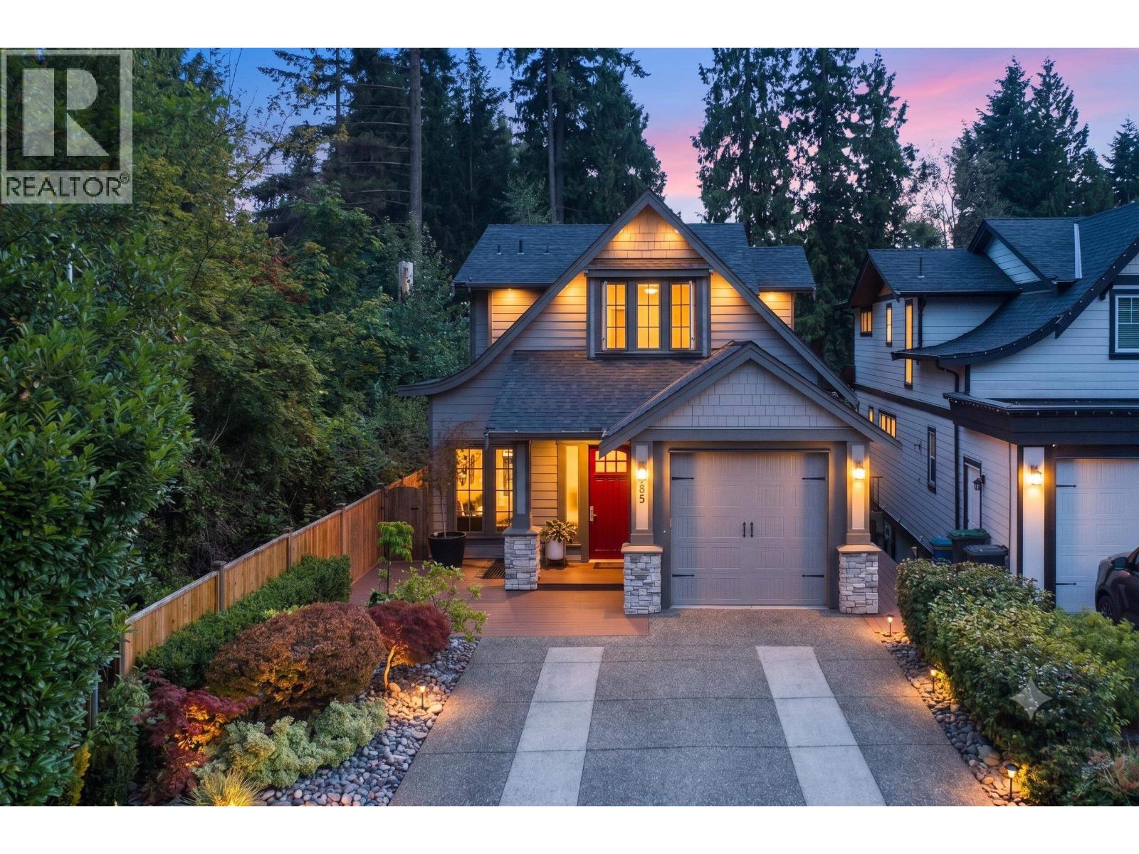 1585 DRAYCOTT ROAD, North Vancouver