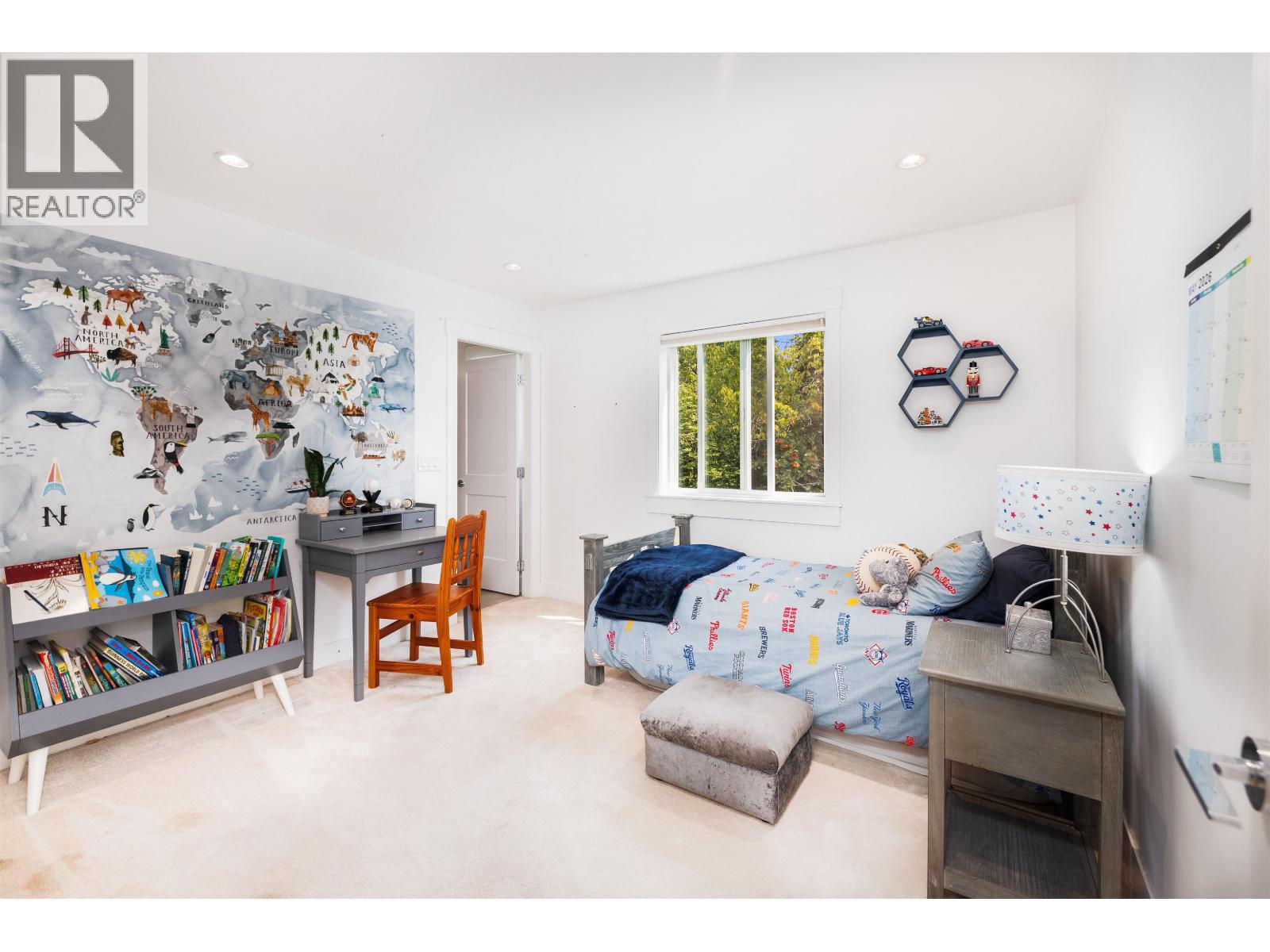 1585 DRAYCOTT ROAD, North Vancouver