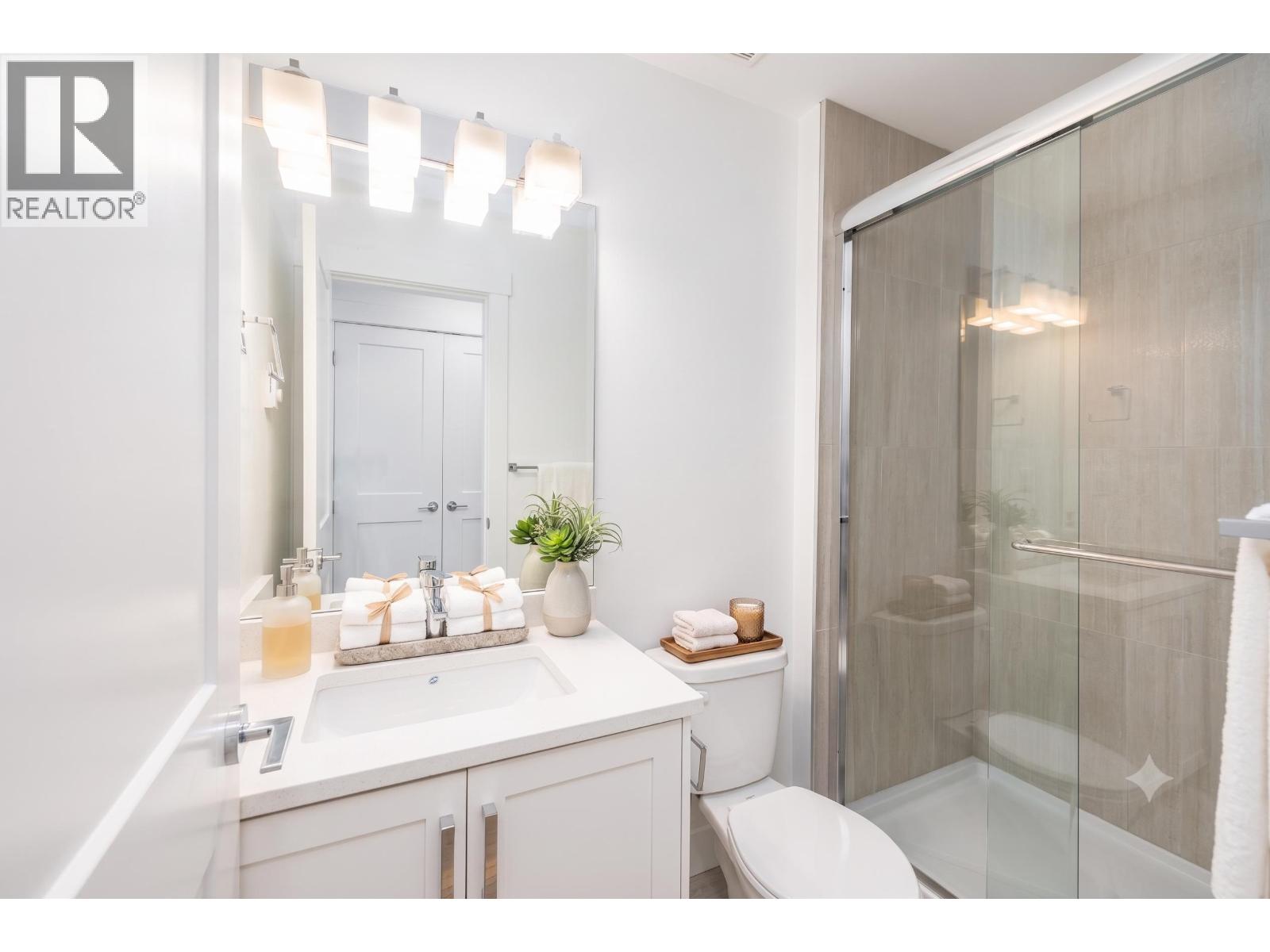 1585 DRAYCOTT ROAD, North Vancouver
