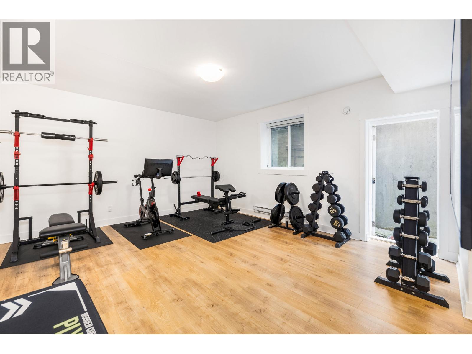1585 DRAYCOTT ROAD, North Vancouver