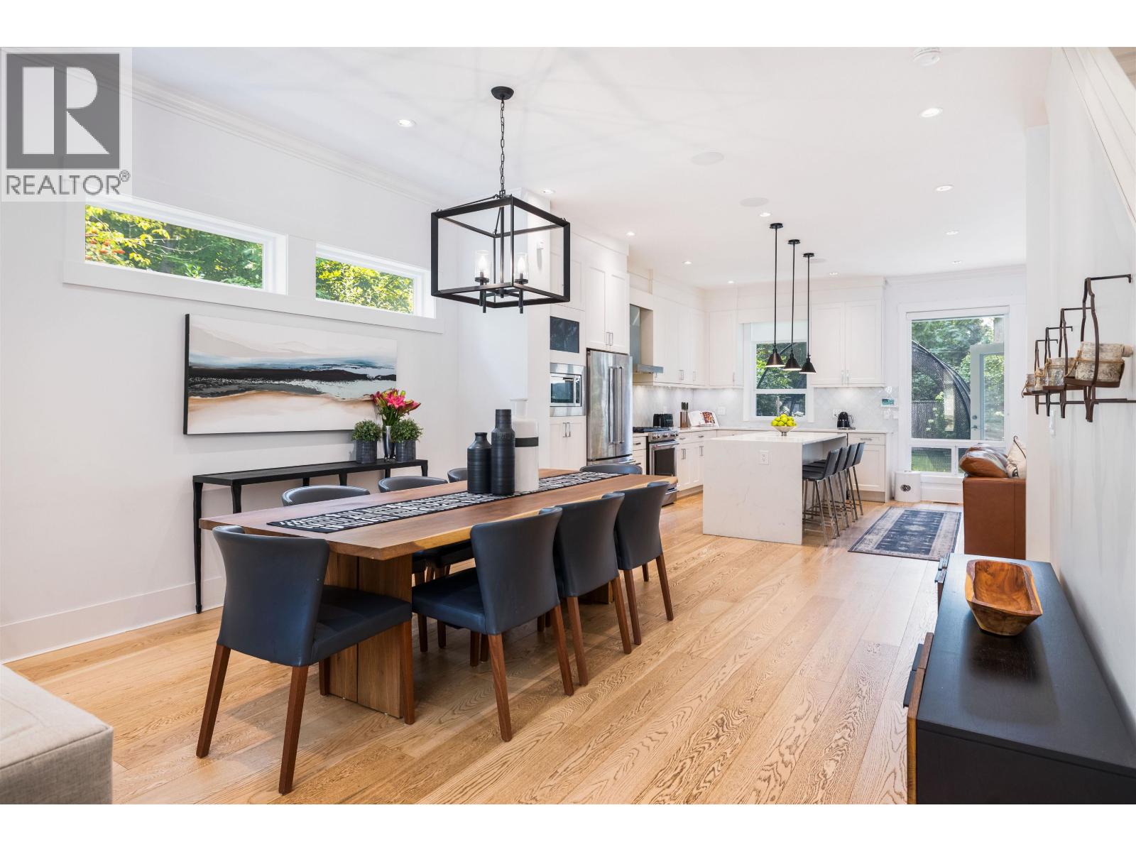 1585 DRAYCOTT ROAD, North Vancouver