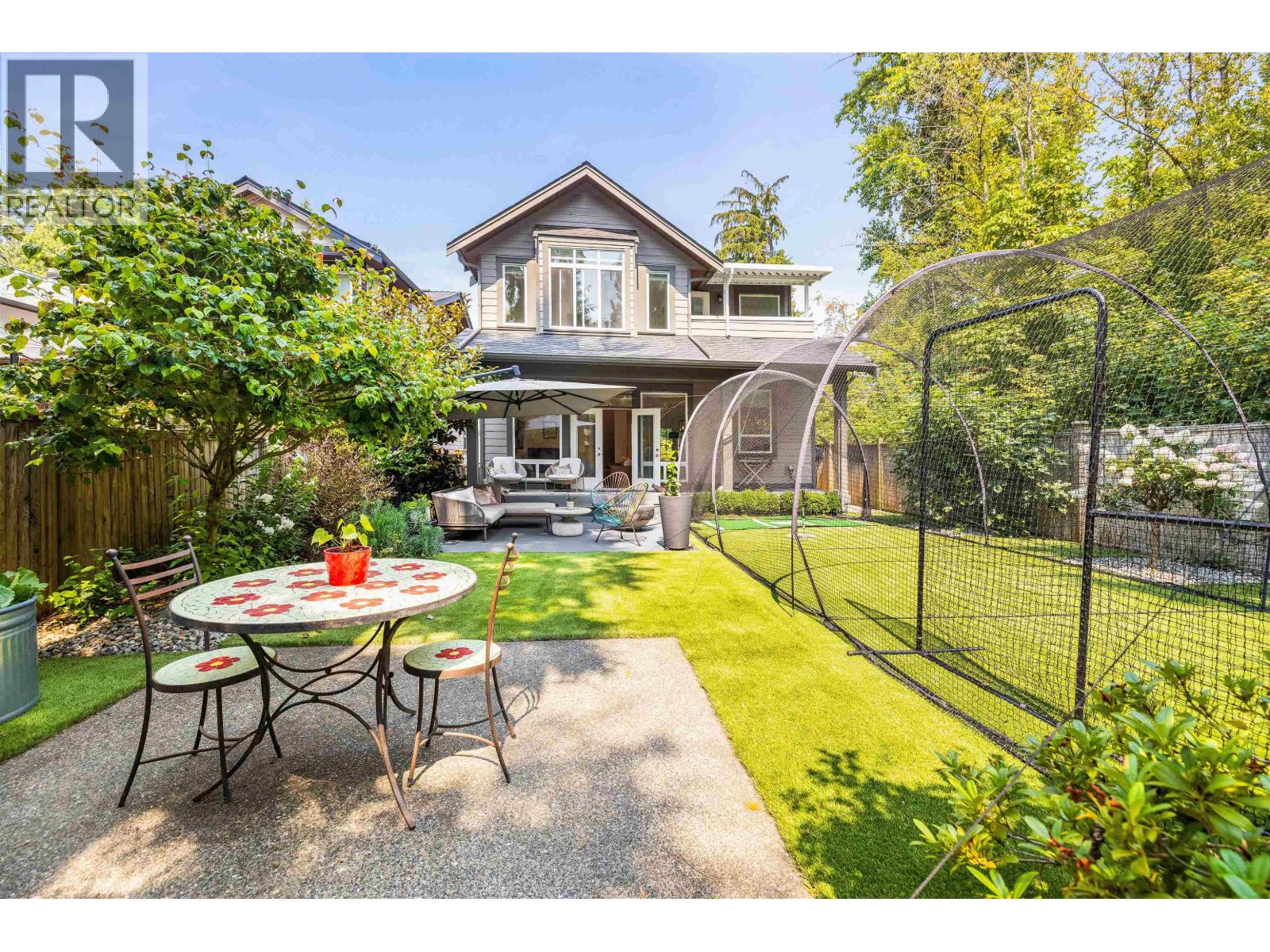 1585 DRAYCOTT ROAD, North Vancouver