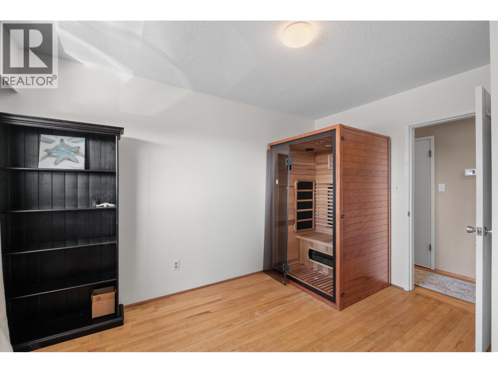 854 E 16TH STREET, North Vancouver