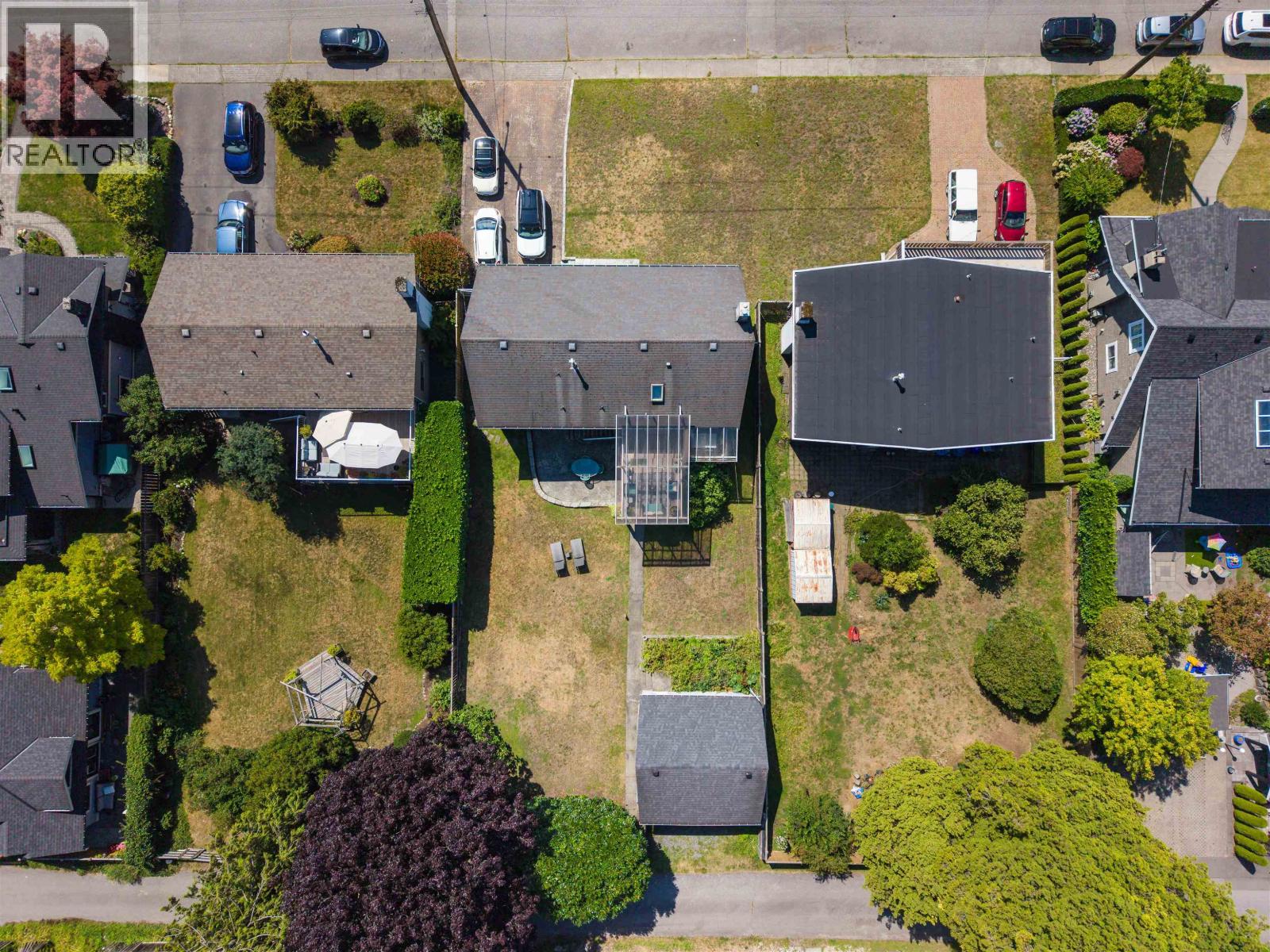 854 E 16TH STREET, North Vancouver