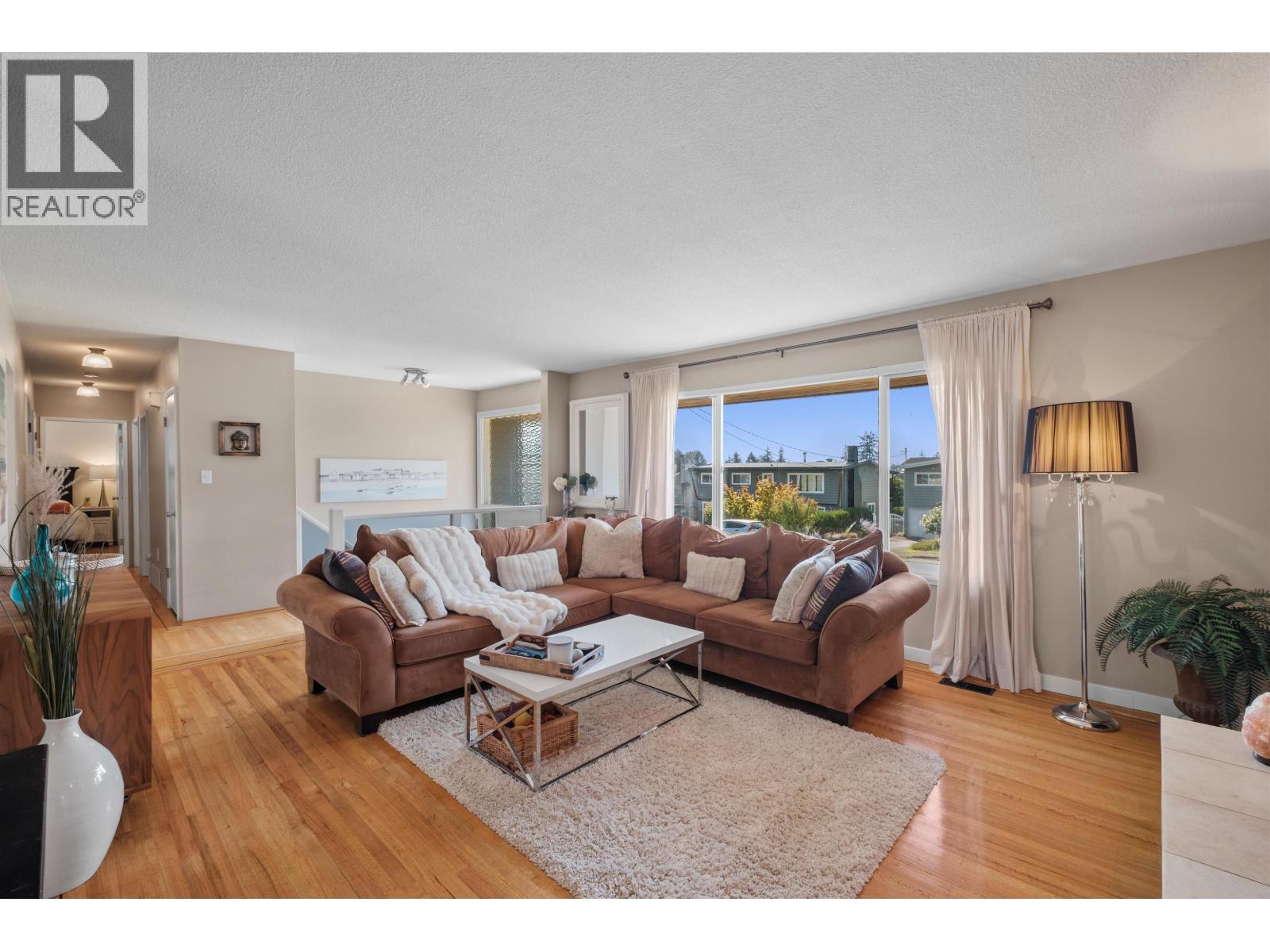 854 E 16TH STREET, North Vancouver