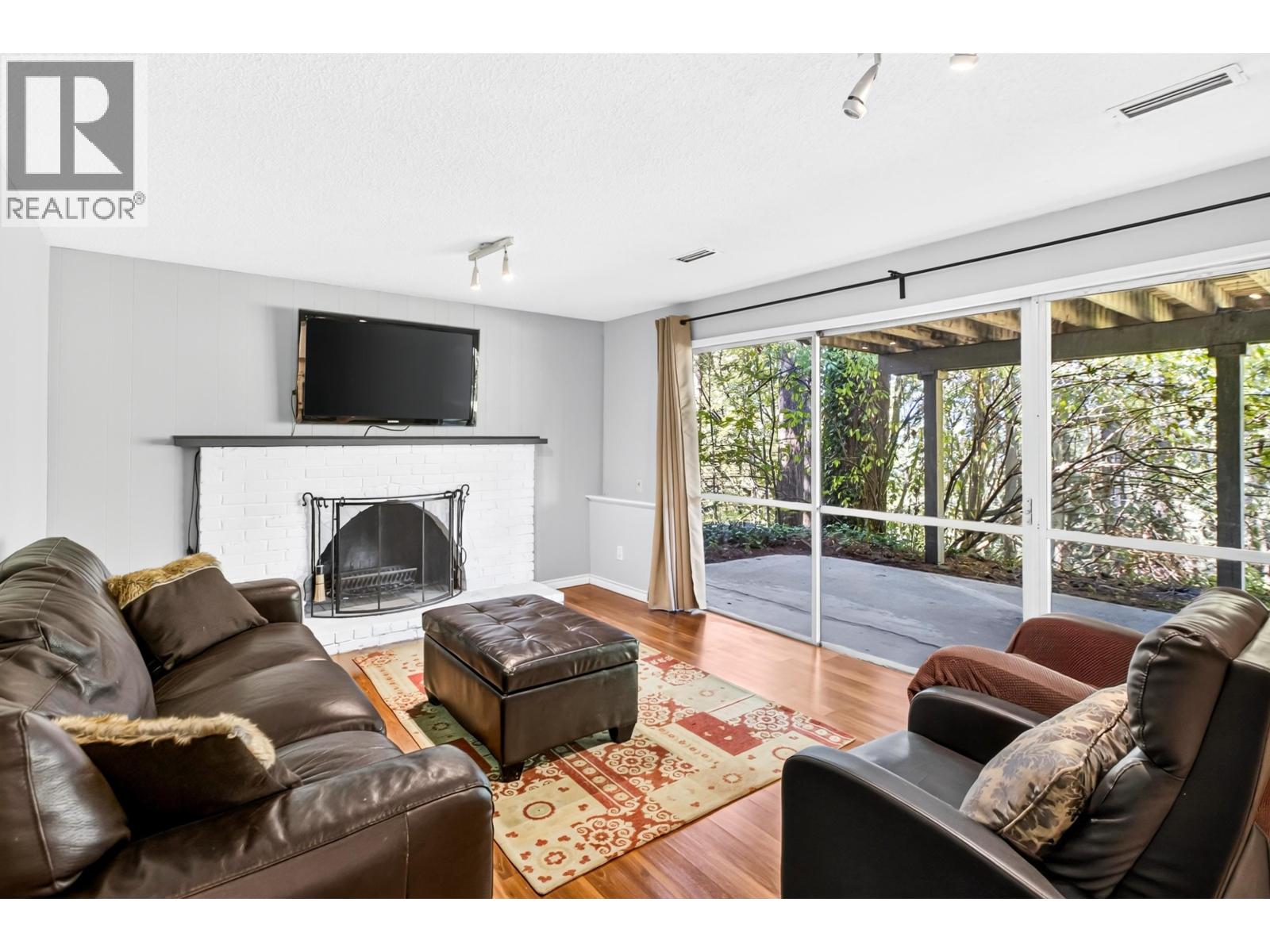 990 JARVIS STREET, Coquitlam
