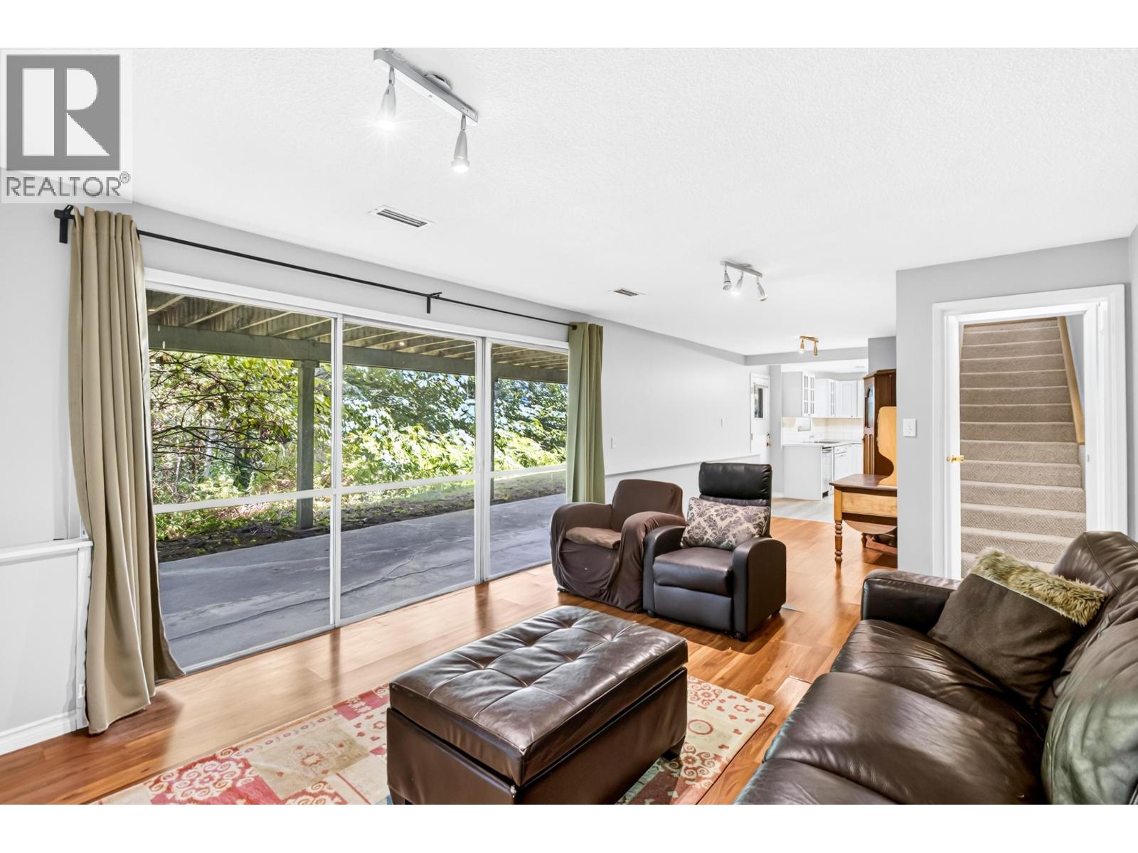 990 JARVIS STREET, Coquitlam