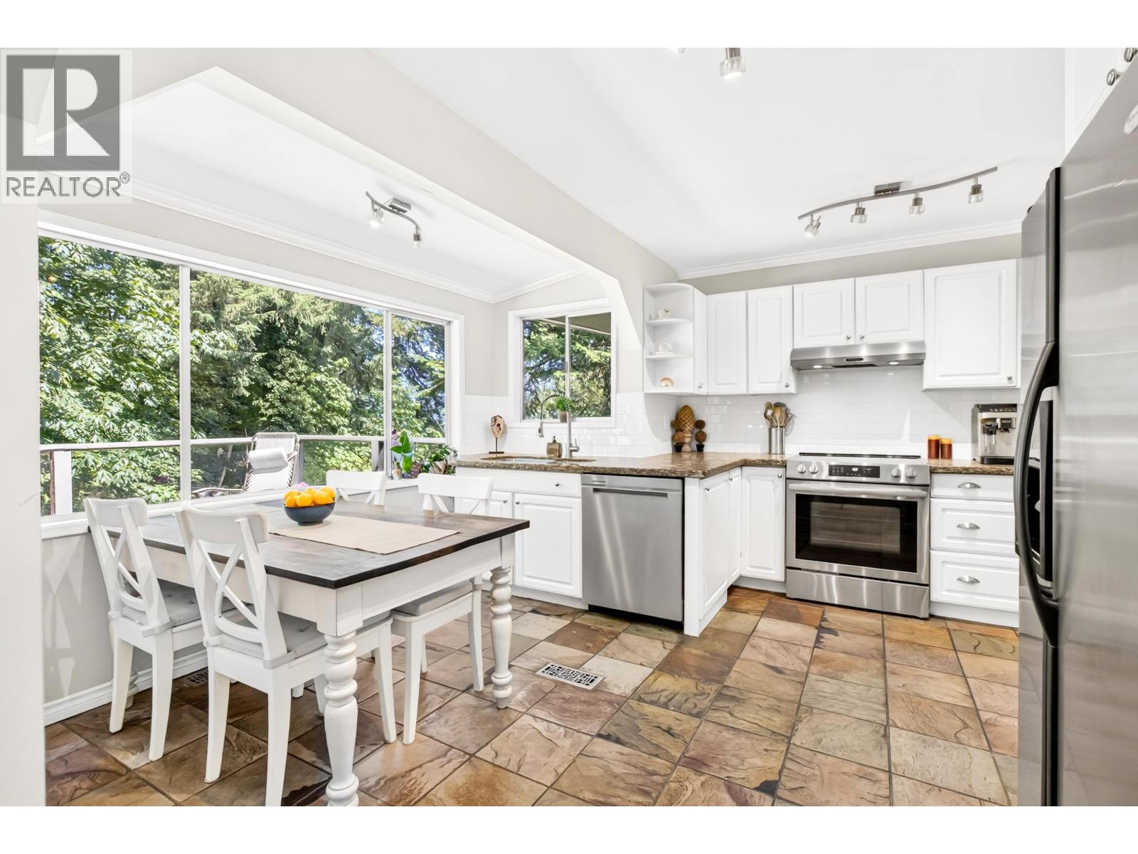 990 JARVIS STREET, Coquitlam
