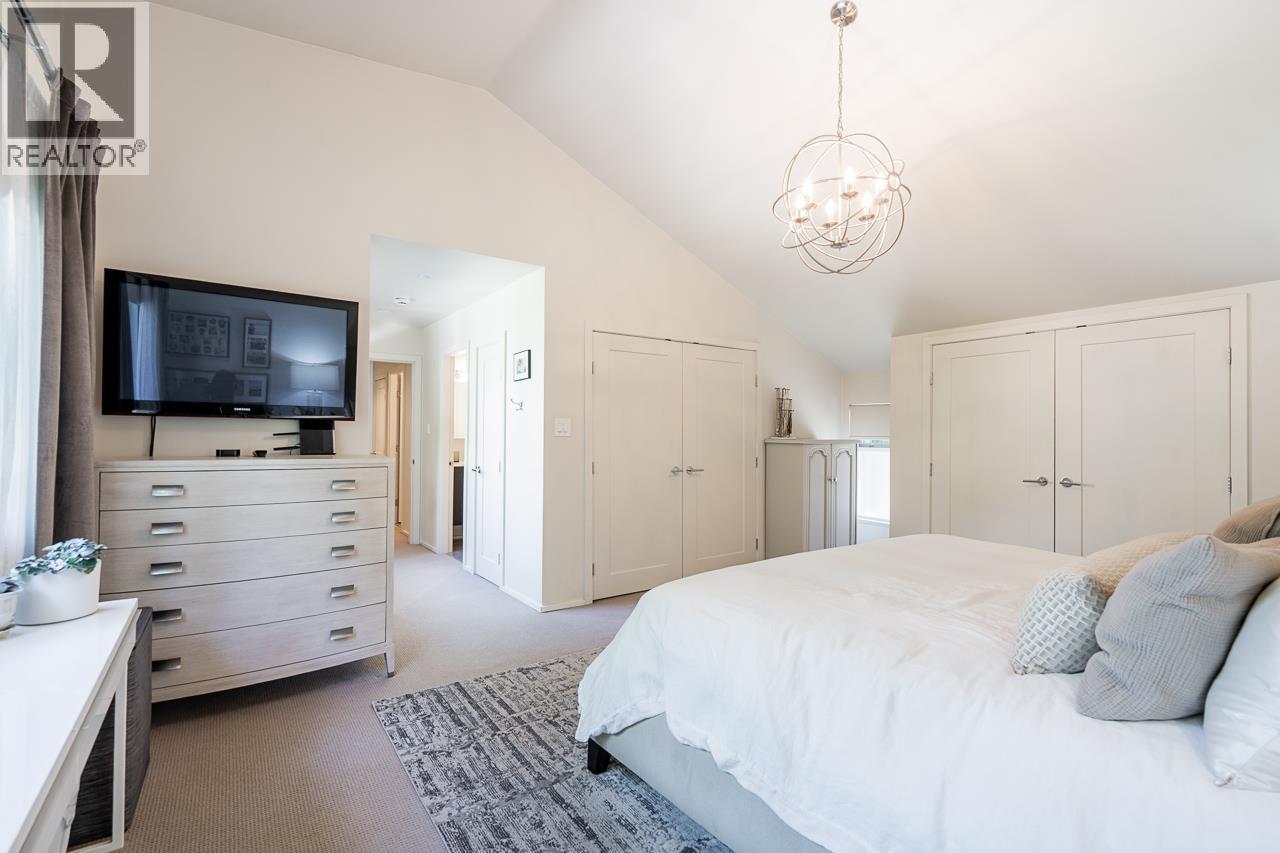 4241 YUCULTA CRESCENT, Vancouver
