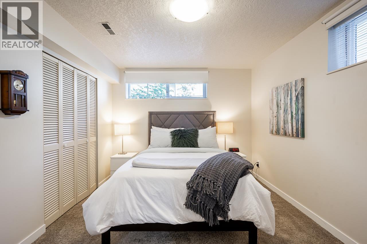 4241 YUCULTA CRESCENT, Vancouver