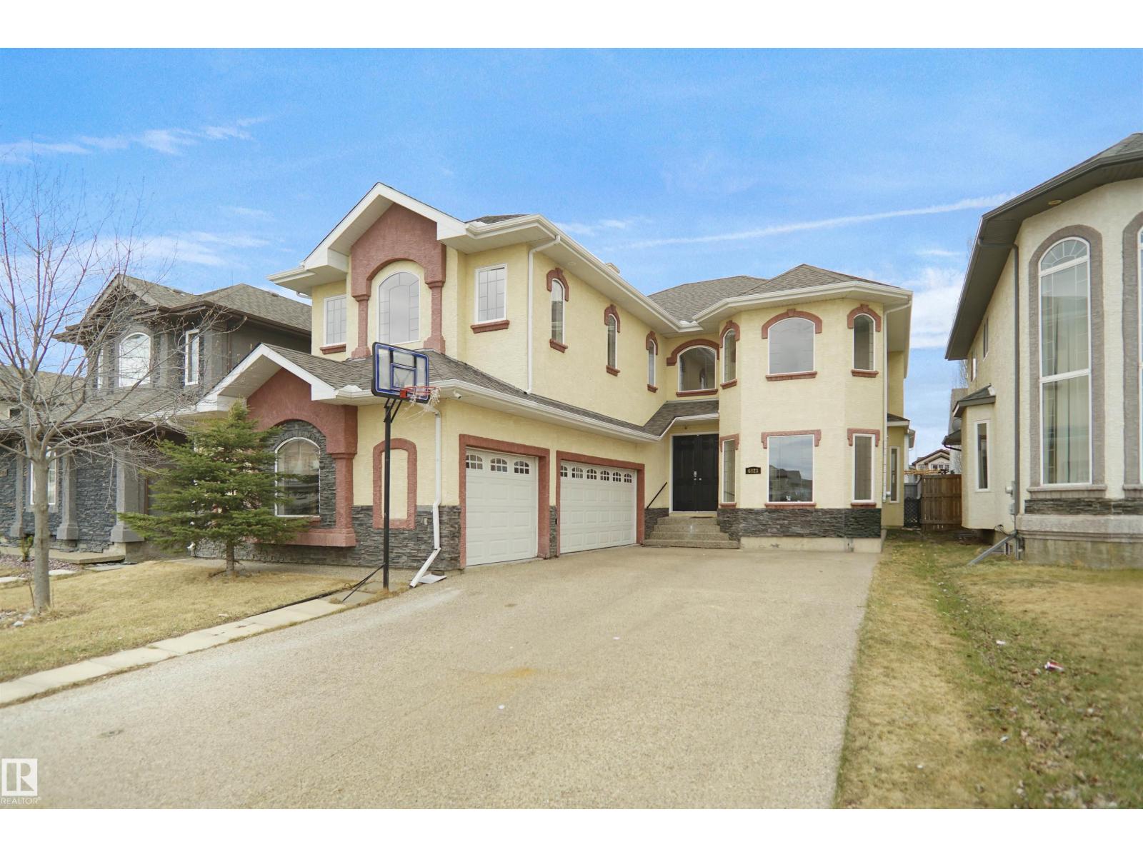 6823 18 AV SW - 1