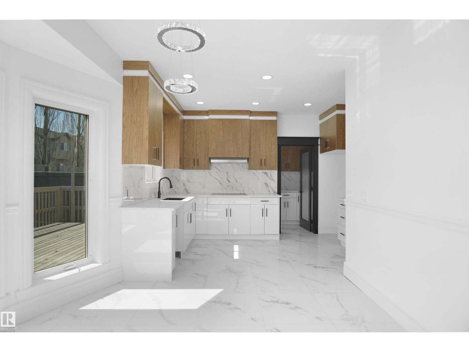 6823 18 AV SW - Image 13