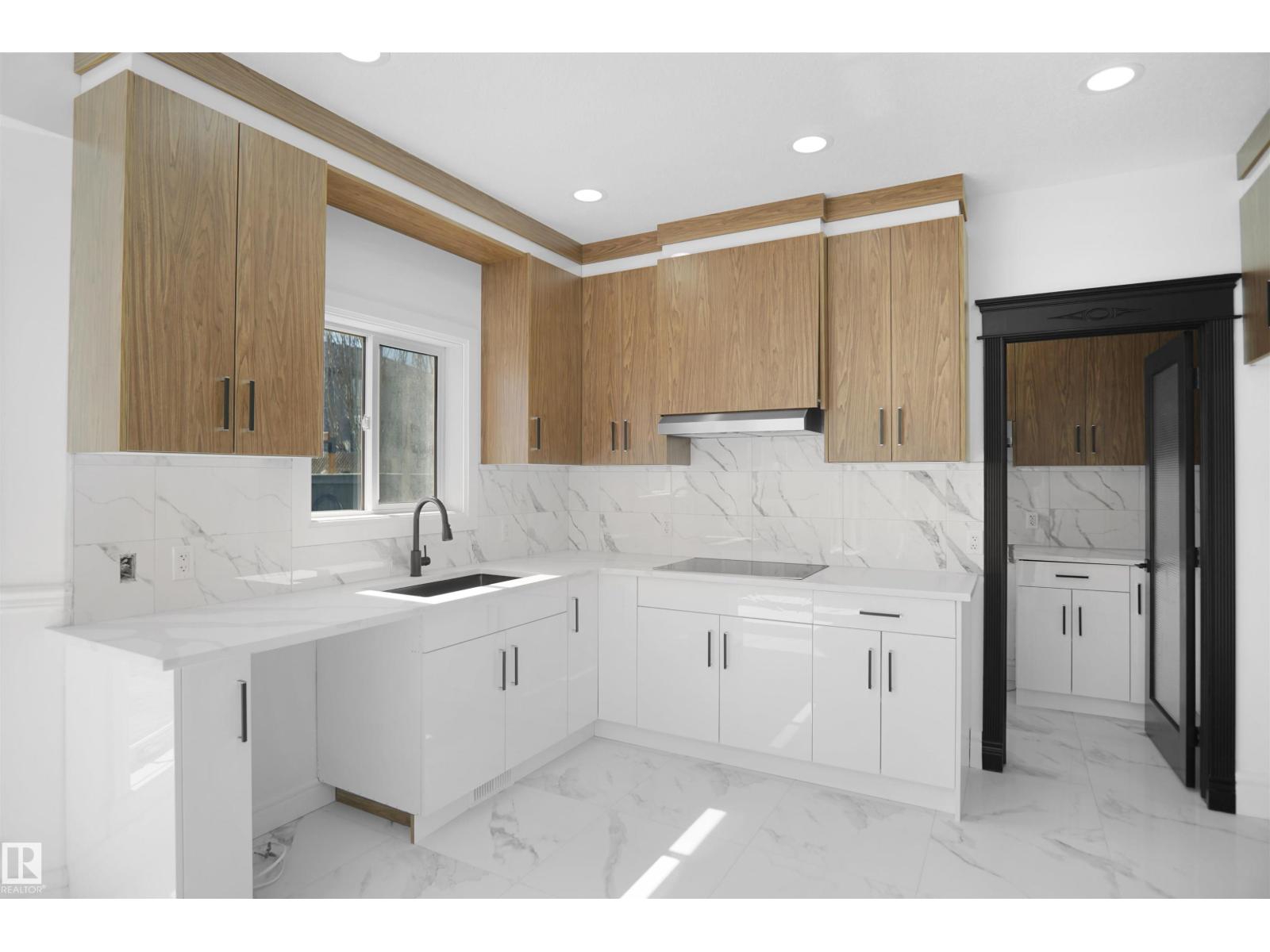 6823 18 AV SW - Image 15