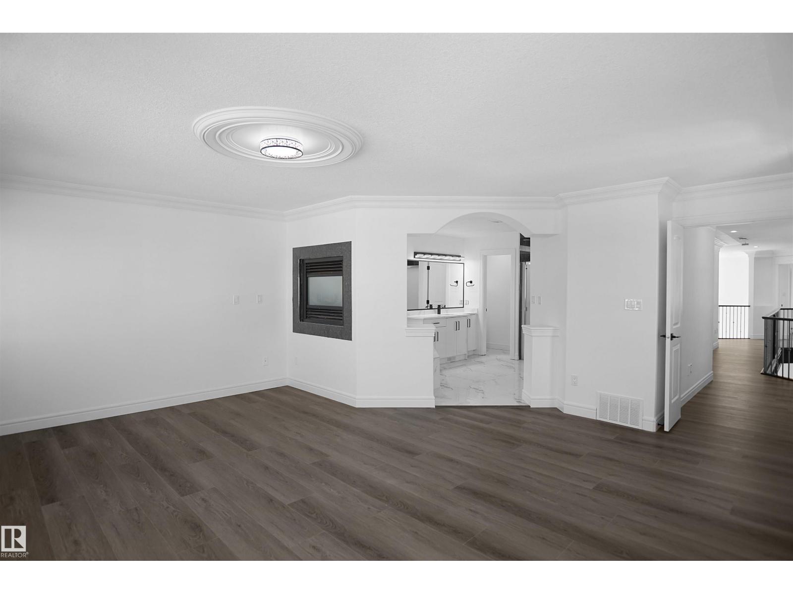 6823 18 AV SW - Image 32