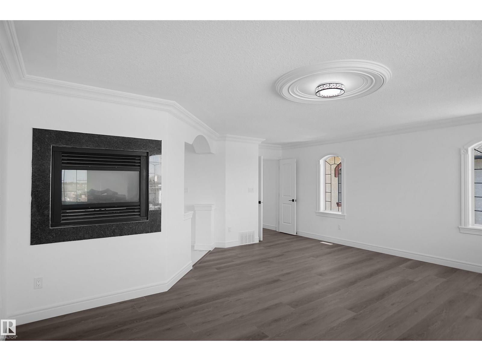 6823 18 AV SW - Image 33