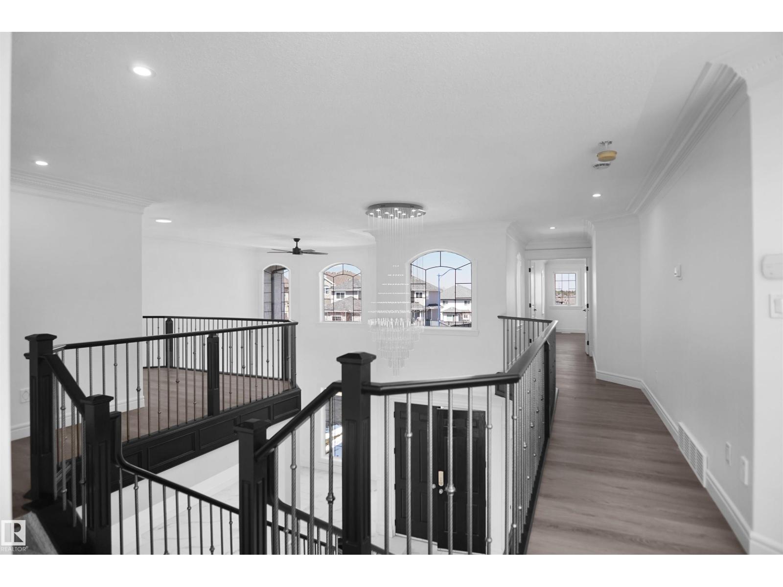 6823 18 AV SW - Image 43