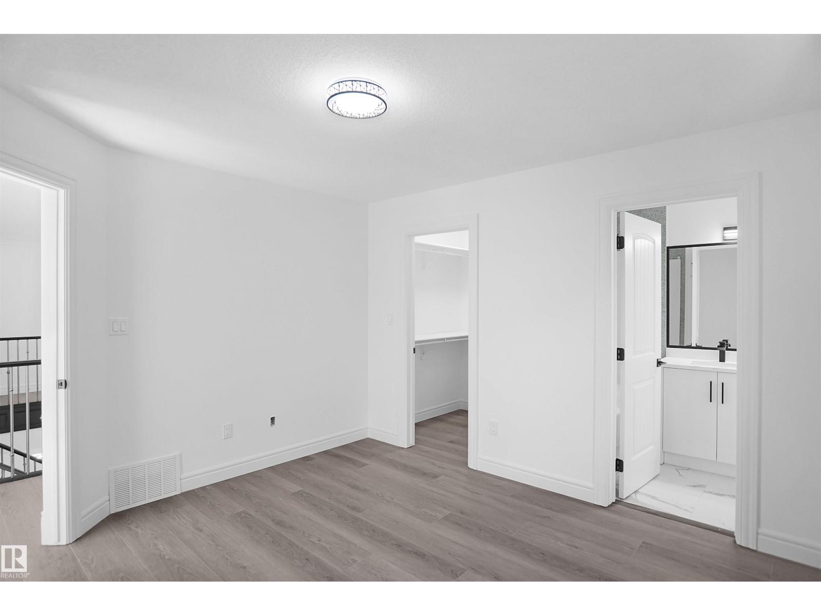 6823 18 AV SW - Image 46