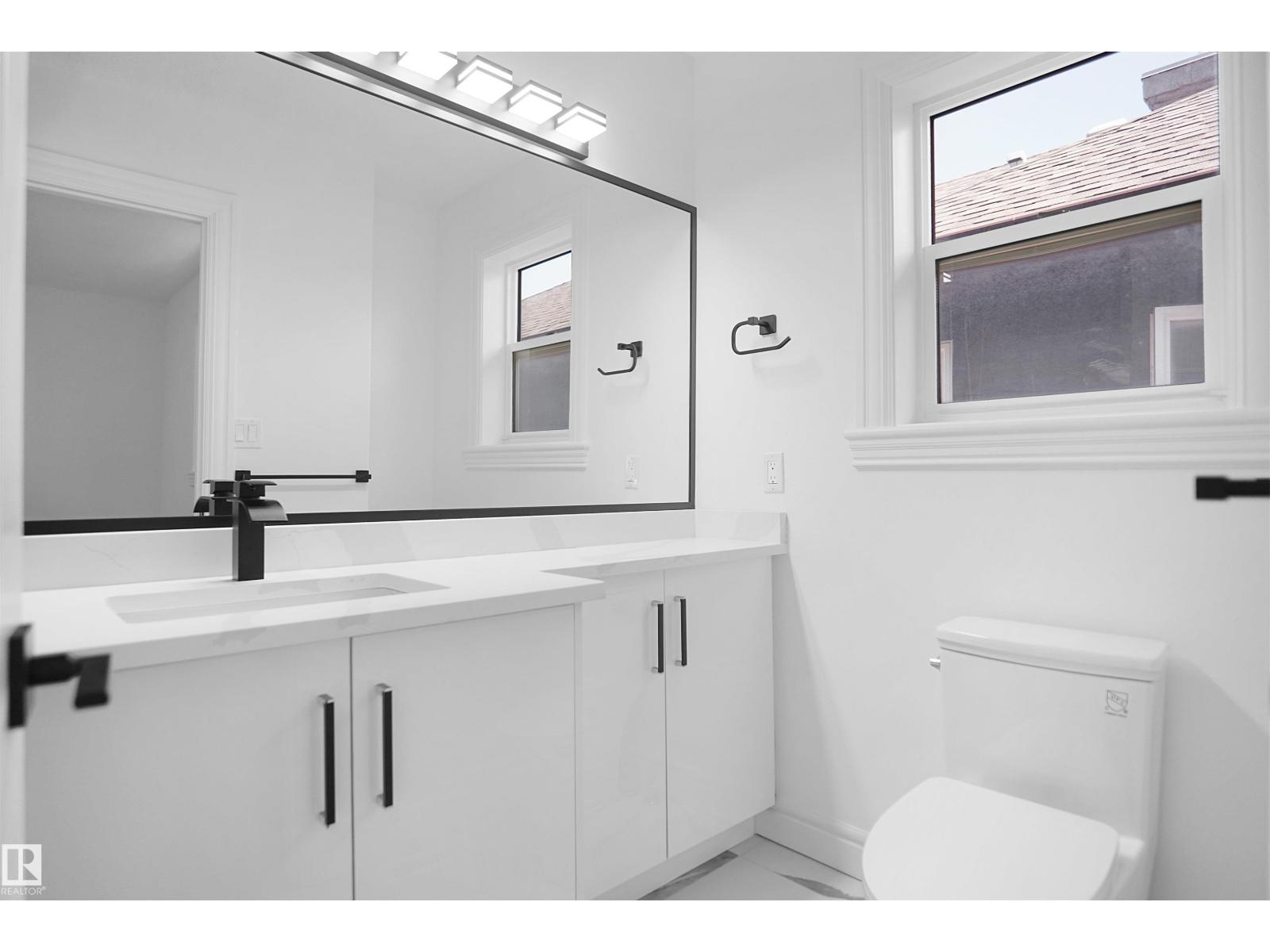 6823 18 AV SW - Image 47