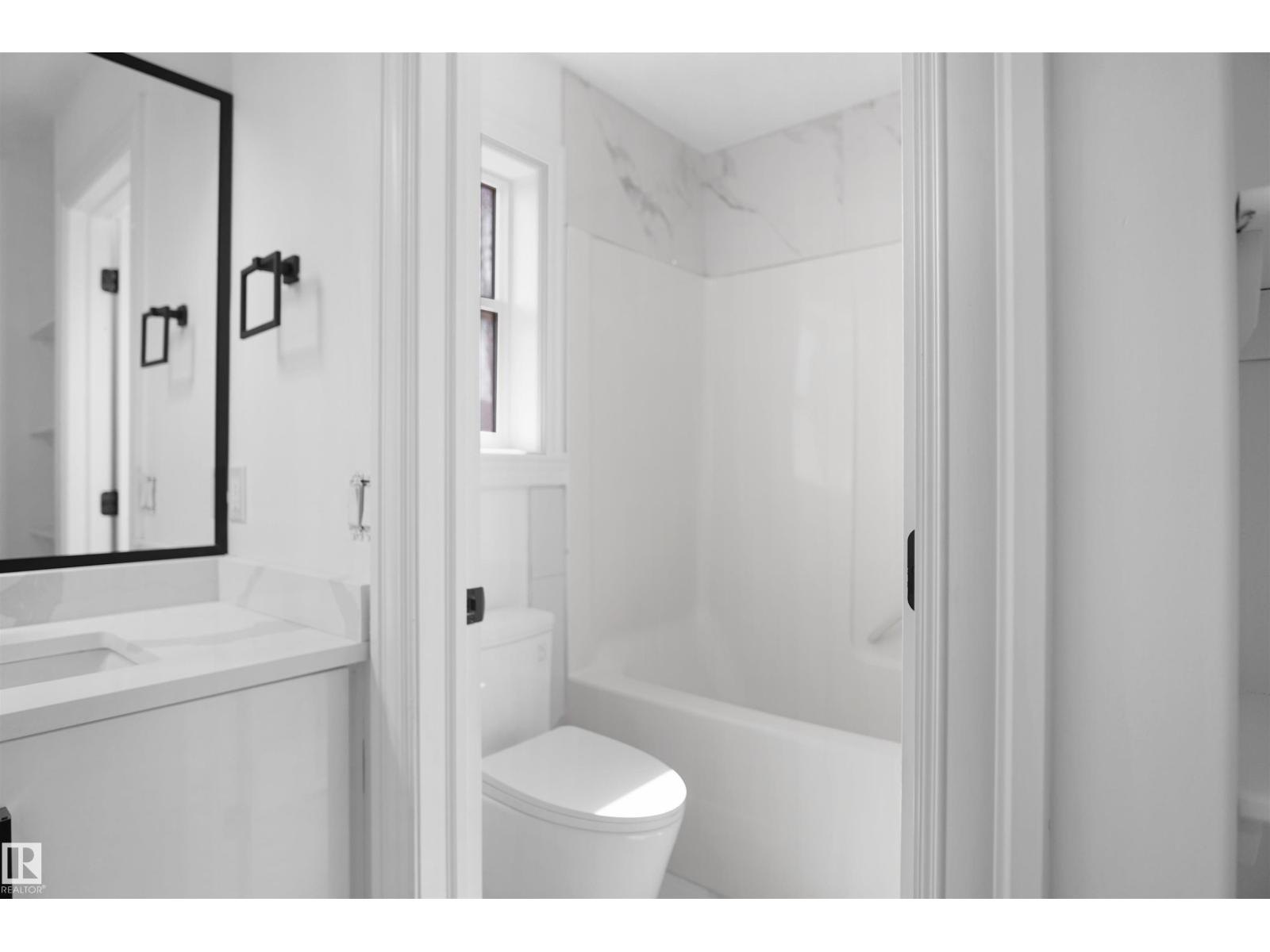 6823 18 AV SW - Image 53
